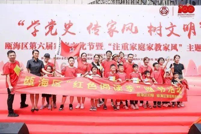 揭露时尚圈的人吃人，女主美到让人窒息