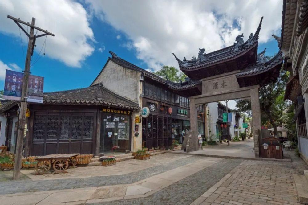 晋有二日,夏日烈阳,是为赵盾;楚国有鸟,一鸣惊人,那是熊旅